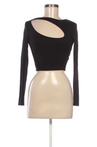 Дамска блуза Pull&Bear, Размер M, Цвят Черен, Цена 10,00 €