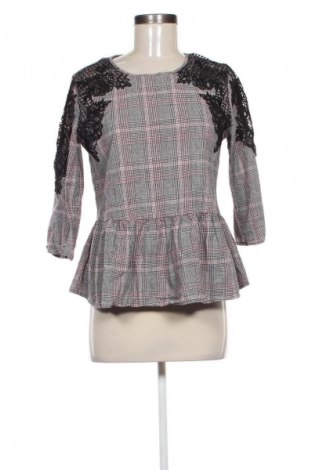 Γυναικεία μπλούζα Reserved, Μέγεθος M, Χρώμα Πολύχρωμο, Τιμή 10,00 €