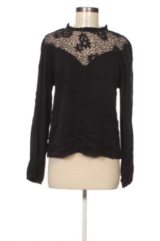 Дамска блуза VILA, Размер XS, Цвят Черен, Цена 3,57 €