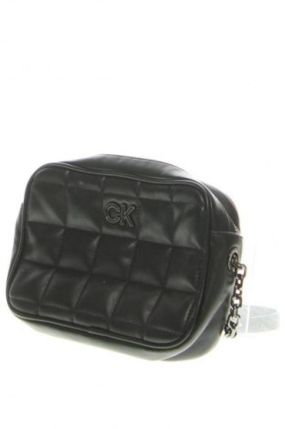 Dámska kabelka  Calvin Klein, Farba Čierna, Cena  47,95 €
