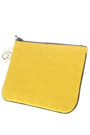 Калъф за лаптоп Pinko, Цвят Жълт, Цена 94,91 €