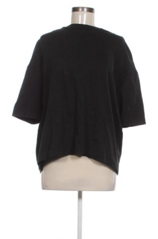 Γυναικείο t-shirt Bershka, Μέγεθος M, Χρώμα Μαύρο, Τιμή 14,00 €