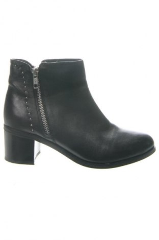 Dámské boty  Monnari, Velikost 36, Barva Černá, Cena  829,00 Kč