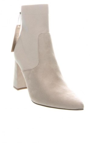 Dámské poltopánky Steve Madden, Veľkosť 41, Farba Béžová, Cena  134,95 €