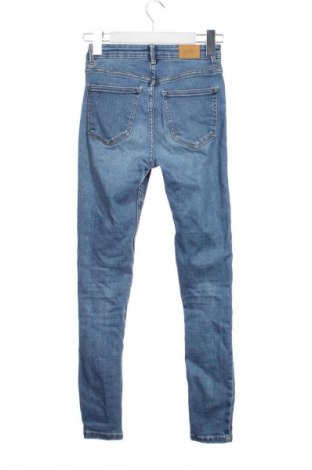 Dámske džínsy  Bershka, Veľkosť XS, Farba Modrá, Cena  14,95 €