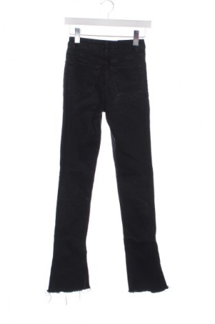 Дамски дънки Bershka, Размер XXS, Цвят Черен, Цена 20,00 €