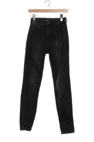 Γυναικείο Τζίν Bershka, Μέγεθος XS, Χρώμα Μαύρο, Τιμή 14,83 €