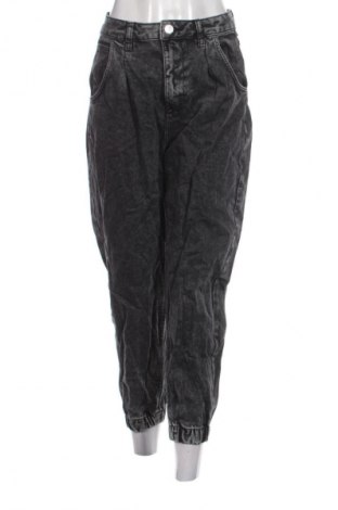 Dámské džíny  Bershka, Velikost S, Barva Šedá, Cena  249,00 Kč