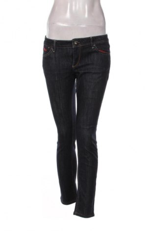 Damen Jeans Guess, Größe L, Farbe Mehrfarbig, Preis 38,99 €