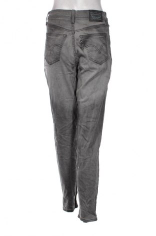 Női farmernadrág Levi's, Méret S, Szín Szürke, Ár 33 539 Ft