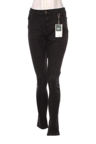 Dámske džínsy  ONLY Carmakoma, Veľkosť XL, Farba Čierna, Cena  46,95 €