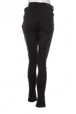 Dámske džínsy  ONLY Carmakoma, Veľkosť XL, Farba Čierna, Cena  46,95 €
