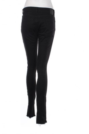 Γυναικείο Τζίν Pieces, Μέγεθος M, Χρώμα Μαύρο, Τιμή 47,99 €