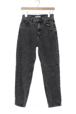 Női farmernadrág Pull&Bear, Méret XS, Szín Szürke, Ár 6 198 Ft