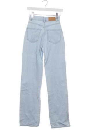 Γυναικείο Τζίν Stradivarius, Μέγεθος XXS, Χρώμα Μπλέ, Τιμή 15,00 €