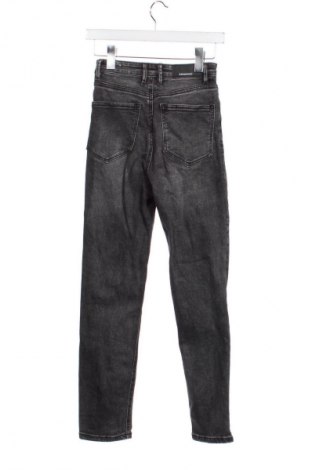 Damen Jeans Stradivarius, Größe XS, Farbe Schwarz, Preis 10,00 €