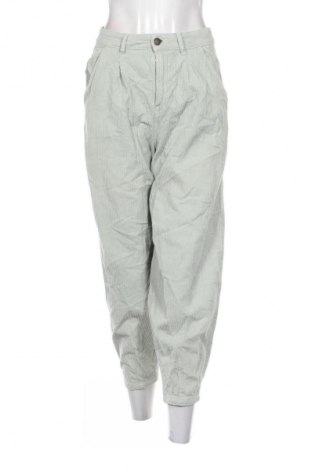 Damen Cordhose Stradivarius, Größe S, Farbe Grün, Preis € 9,99