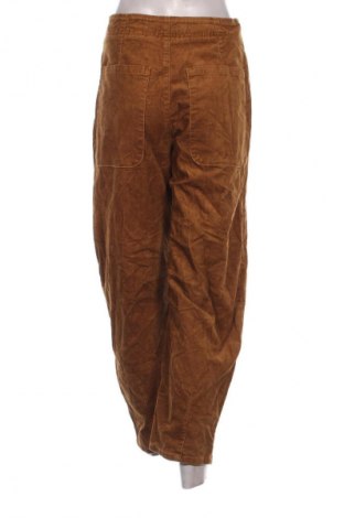 Γυναικείο κοτλέ παντελόνι United Colors Of Benetton, Μέγεθος M, Χρώμα Καφέ, Τιμή 18,99 €