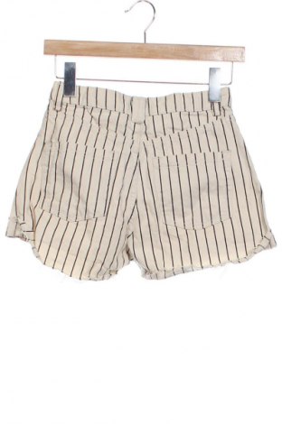 Γυναικείο κοντό παντελόνι Bershka, Μέγεθος XS, Χρώμα Πολύχρωμο, Τιμή 10,00 €