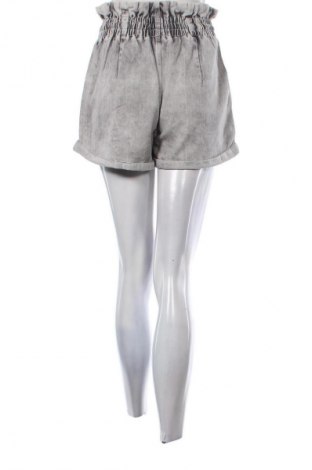 Dámske kraťasy  Bershka, Veľkosť S, Farba Sivá, Cena  10,00 €