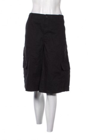 Γυναικείο κοντό παντελόνι Bershka, Μέγεθος XXL, Χρώμα Μαύρο, Τιμή 18,46 €