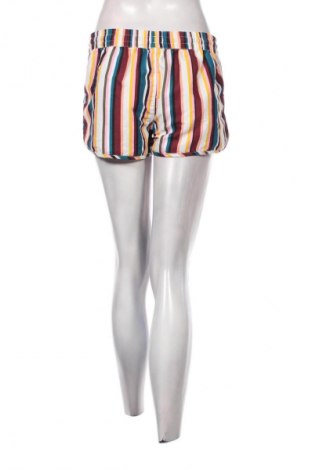 Γυναικείο κοντό παντελόνι C&A, Μέγεθος M, Χρώμα Πολύχρωμο, Τιμή 9,70 €