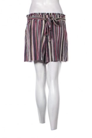 Damen Shorts Clockhouse, Größe S, Farbe Mehrfarbig, Preis 12,00 €