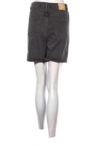 Női rövidnadrág Cropp, Méret S, Szín Fekete, Ár 7 213 Ft