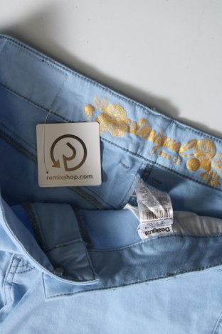 Női rövidnadrág Desigual, Méret XL, Szín Sokszínű, Ár 10 331 Ft