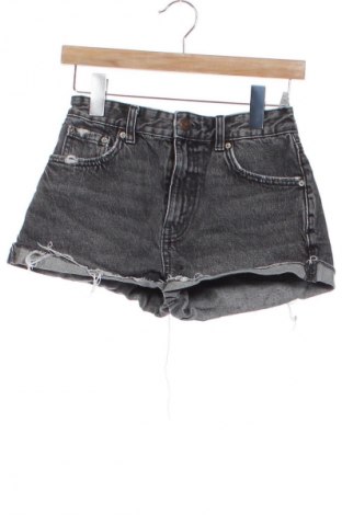 Női rövidnadrág Pull&Bear, Méret XXS, Szín Szürke, Ár 4 959 Ft