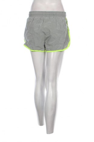 Damen Shorts Revamped, Größe S, Farbe Grau, Preis € 9,71
