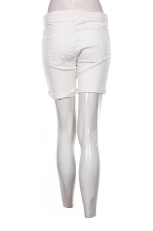 Női rövidnadrág Soya Concept, Méret M, Szín Fehér, Ár 7 025 Ft