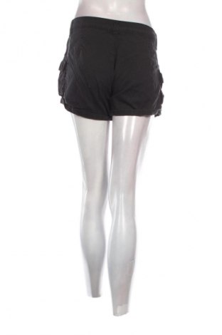 Damen Shorts Terranova, Größe XL, Farbe Schwarz, Preis 12,00 €