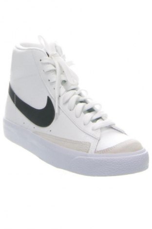 Дамски обувки Nike, Размер 37, Цвят Многоцветен, Цена 62,88 €