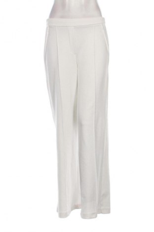 Damenhose Bershka, Größe M, Farbe Weiß, Preis 15,00 €