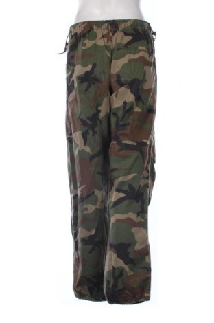 Női nadrág Bershka, Méret M, Szín Sokszínű, Ár 9 550 Ft