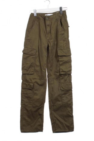 Damenhose Bershka, Größe XS, Farbe Grün, Preis 15,00 €