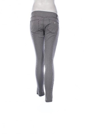 Dámské kalhoty  Guess, Velikost M, Barva Vícebarevné, Cena  1 077,00 Kč