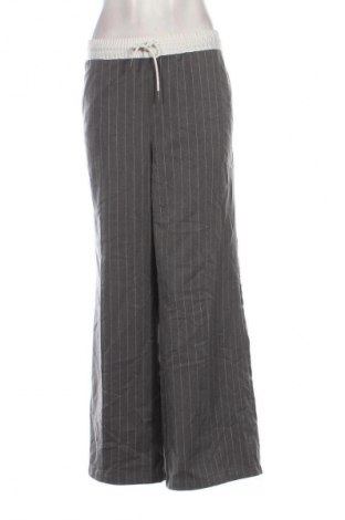 Дамски панталон H&M Divided, Размер XL, Цвят Сив, Цена 10,22 €