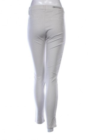 Γυναικείο παντελόνι Jeans By Bessie, Μέγεθος S, Χρώμα Ασημί, Τιμή 15,00 €