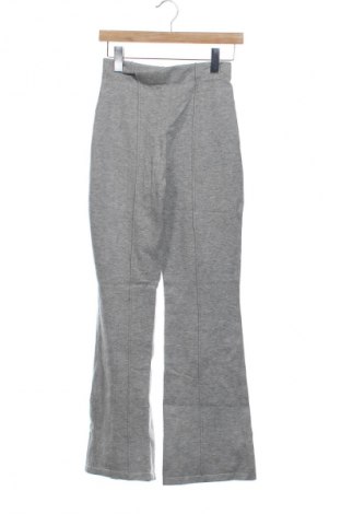 Дамски панталон Mango, Размер XS, Цвят Сив, Цена 17,00 €
