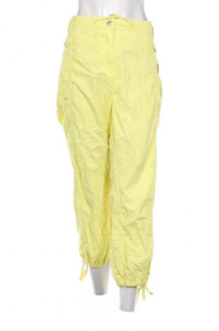 Γυναικείο παντελόνι Ms Mode, Μέγεθος 4XL, Χρώμα Κίτρινο, Τιμή 12,99 €