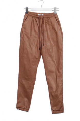 Дамски панталон Pull&Bear, Размер XS, Цвят Кафяв, Цена 23,60 €