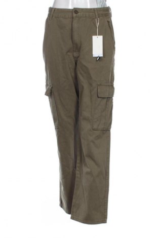 Γυναικείο παντελόνι Stradivarius, Μέγεθος M, Χρώμα Πράσινο, Τιμή 23,59 €