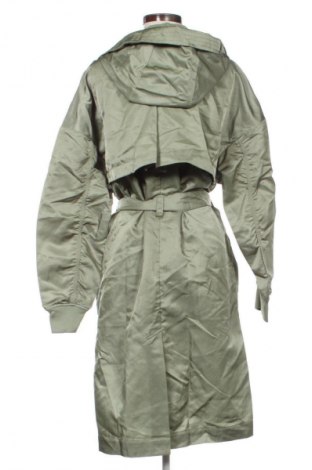 Дамски шлифер Nike, Размер M, Цвят Зелен, Цена 170,22 €