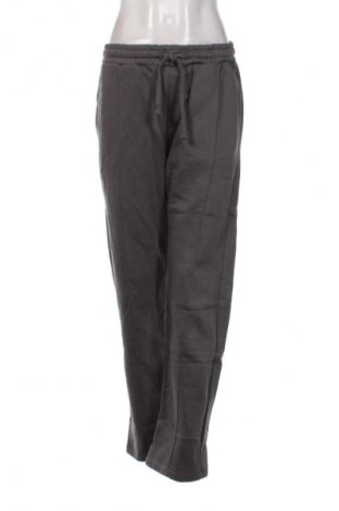 Dámské tepláky Bershka, Velikost M, Barva Šedá, Cena  699,00 Kč