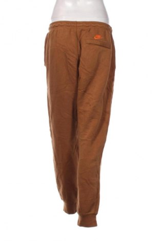 Дамско спортно долнище Nike, Размер XL, Цвят Кафяв, Цена 21,98 €