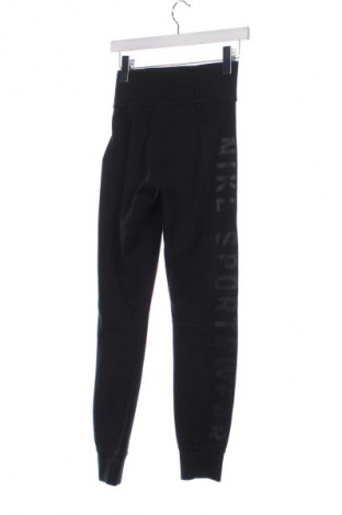 26 Nike, Größe S, Farbe Schwarz, Preis 17,00 €