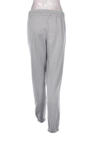 Dámske tepláky Nike, Veľkosť L, Farba Sivá, Cena  34,80 €