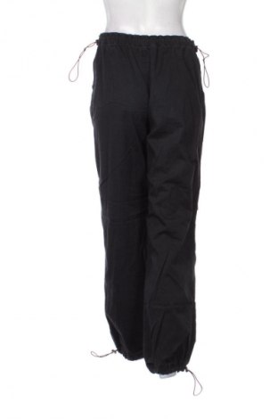 Dámske tepláky Pull&Bear, Veľkosť M, Farba Čierna, Cena  14,77 €